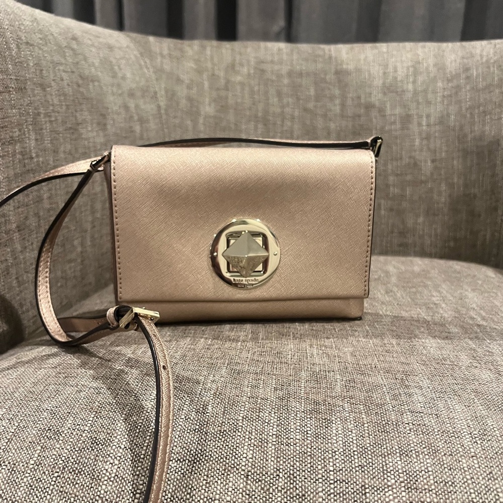 Kate Spade Rosegold Newbury Lane Mini
Crossbody Bag